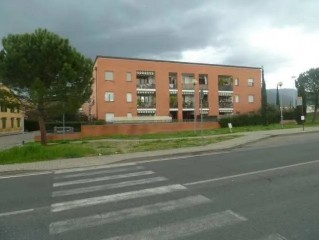 Sesto Fiorentino al secondo piano di due vani con balcone e garage 
