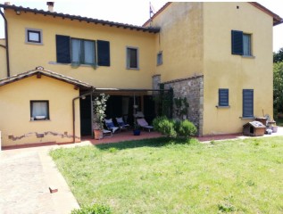 Montelupo Fiorentino Località Turbone terratetto con giardino